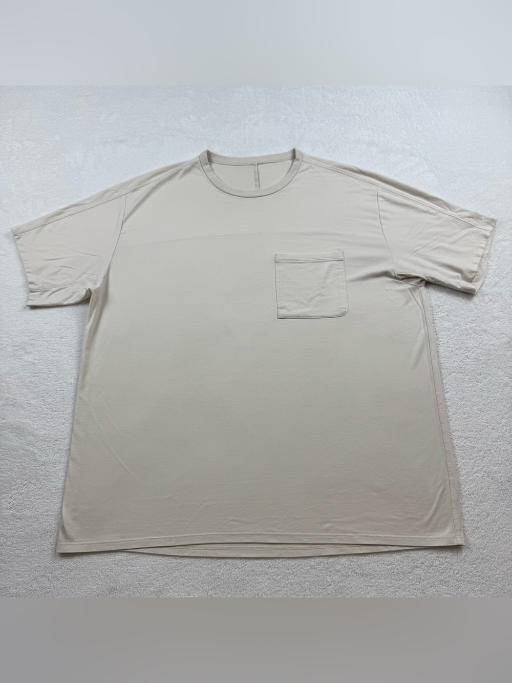 Lululemon pocket t-shirt men’s size xxl beige casual fit stretch active pullover